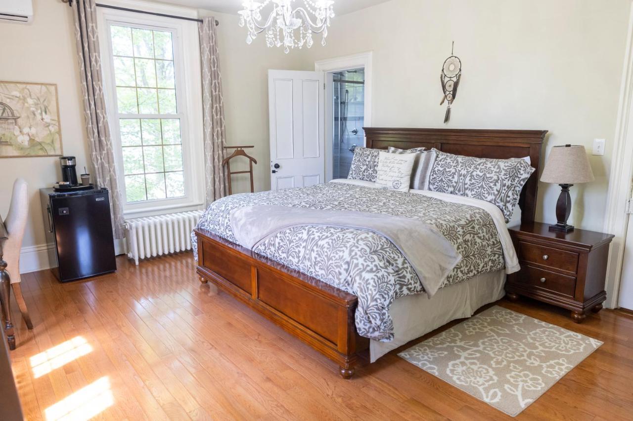 Anneken 1000 Islands B&B Luxury Suites & Spa 브로크빌 외부 사진