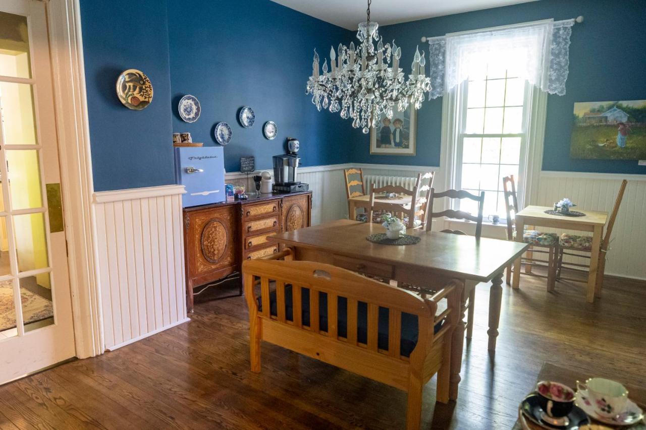Anneken 1000 Islands B&B Luxury Suites & Spa 브로크빌 외부 사진